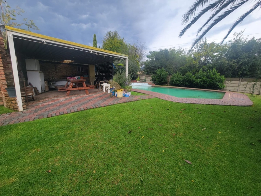 6 Bedroom Property for Sale in Jordania Free State